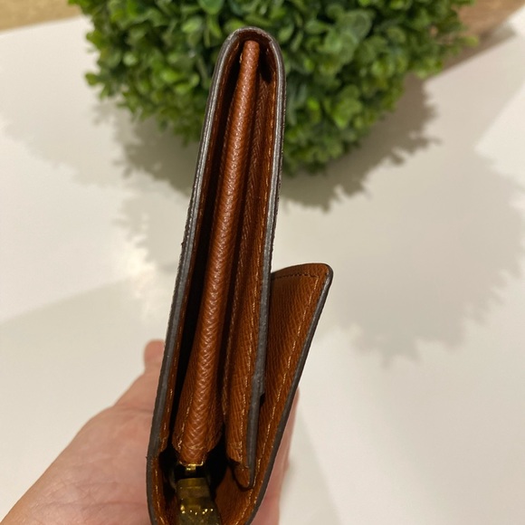 Authentic LV Sarah wallet - Picture 8 of 12